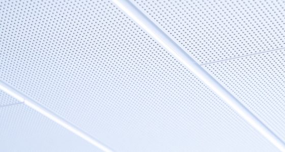 Knauf imagine sa nouvelle dalle de plâtre pour plafonds
