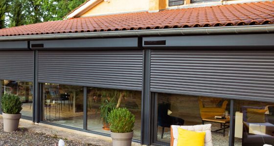 Somfy fait évoluer sa motorisation RS100 Solar io